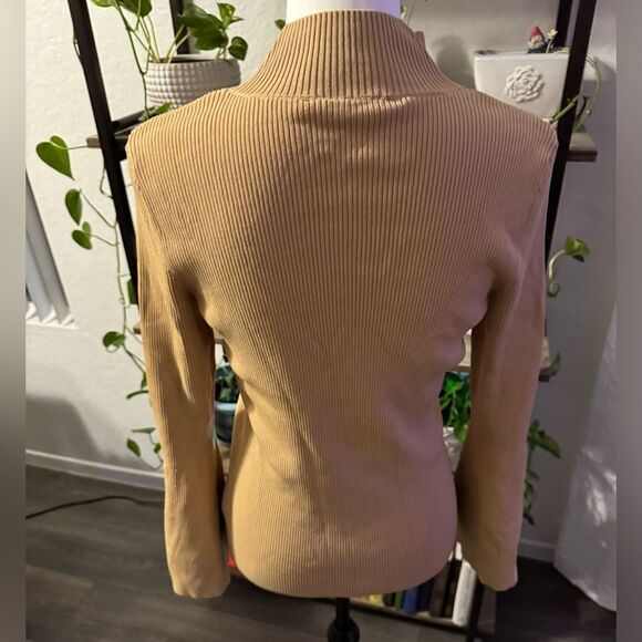 Ribbed camel colored brand new Boston Proper 3/4 zip w belle sleeves medium - Picture 8 of 9